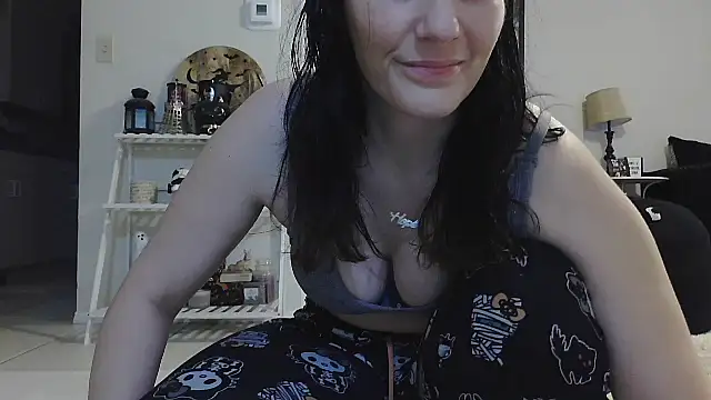 Snapshot of CrystalLakeXO chatting on 09-09-25, 05:07 CrystalLakeXO online show from 09-09-25, 05:07