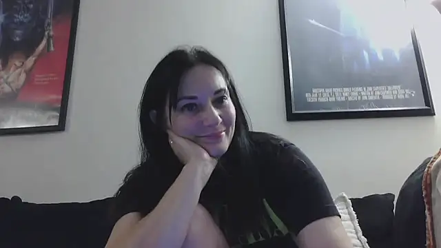 Snapshot of CrystalLakeXO chatting on 09-17-25, 03:41 CrystalLakeXO online show from 09-17-25, 03:41