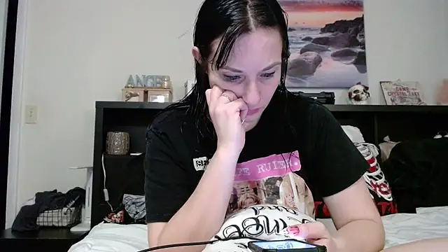 Snapshot of CrystalLakeXO chatting on 10-02-25, 06:42 CrystalLakeXO online show from 10-02-25, 06:42