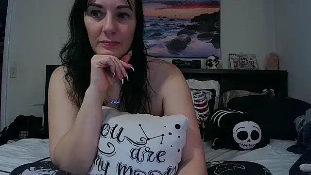 Snapshot of CrystalLakeXO chatting on 10-12-25, 06:23 CrystalLakeXO online show from 10-12-25, 06:23