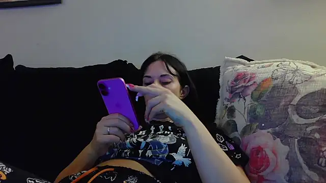 Snapshot of CrystalLakeXO chatting on 10-15-25, 05:18 CrystalLakeXO online show from 10-15-25, 05:18