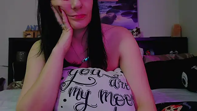 Snapshot of CrystalLakeXO chatting on 11-12-25, 07:09 CrystalLakeXO online show from 11-12-25, 07:09