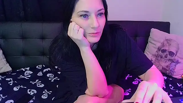 CrystalLakeXO online show from 02-04-26, 06:41