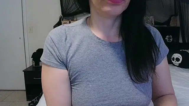 Snapshot of CrystalLakeXO chatting on 04-24-26, 10:39 CrystalLakeXO online show from 04-24-26, 10:39