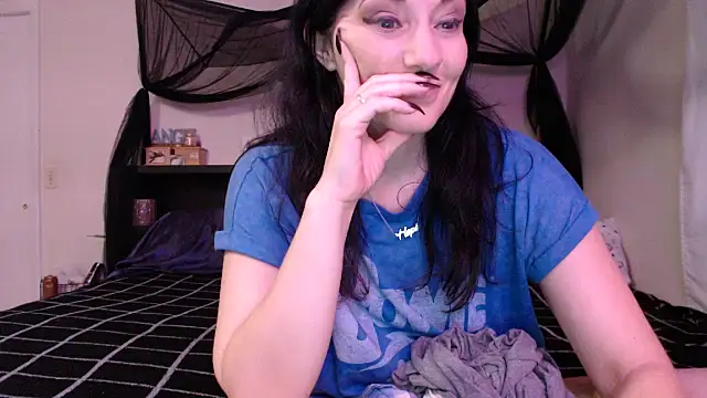 CrystalLakeXO online show from 06-30-26, 04:57