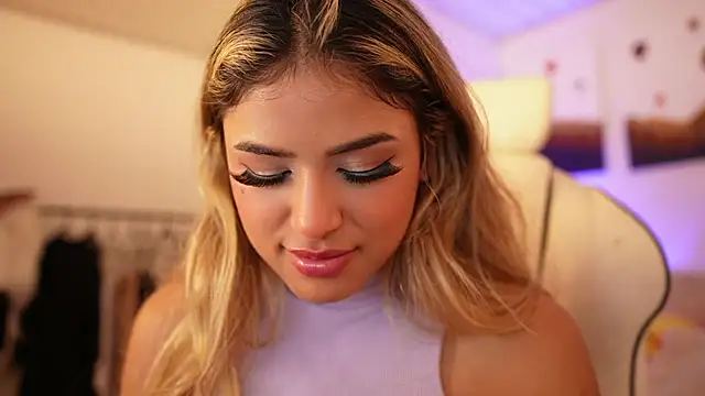 SaraParisi online show from 01-11-25, 03:23