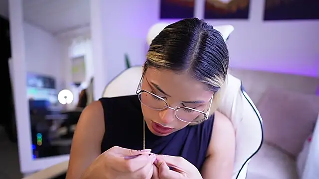 SaraParisi online show from 02-17-25, 09:41