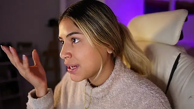 SaraParisi online show from 02-21-25, 01:33