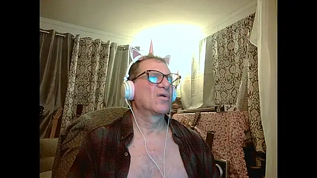 Snapshot of coryassman chatting on 02-05-25, 11:12 coryassman online show from 02-05-25, 11:12