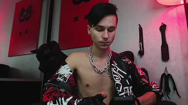 Joseph  Quinn online show from 01-20-25, 12:39