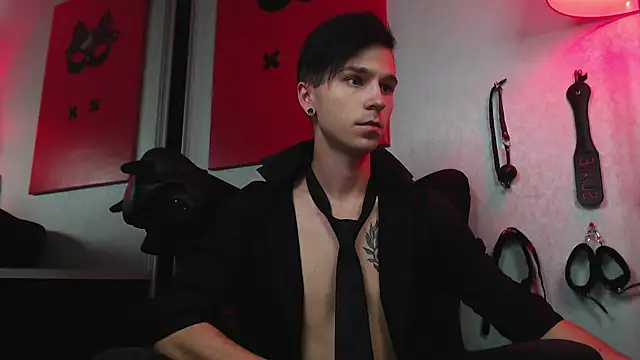 Joseph  Quinn online show from 02-27-25, 11:10