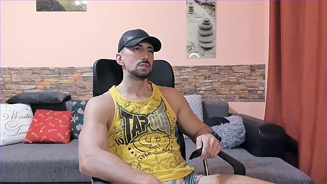 HotHunkTrainer online show from 02-15-25, 09:27