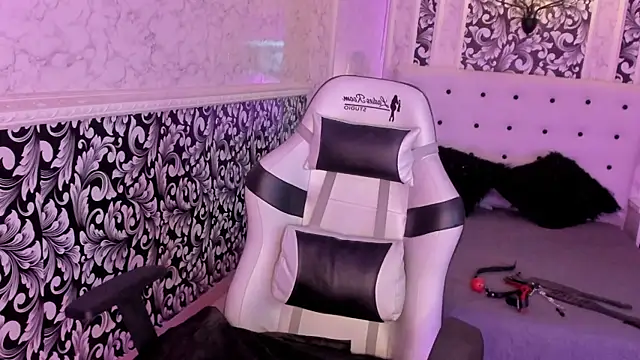 Snapshot of Foxy_Slave chatting on 01-19-25, 01:01 Foxy Slave online show from 01-19-25, 01:01