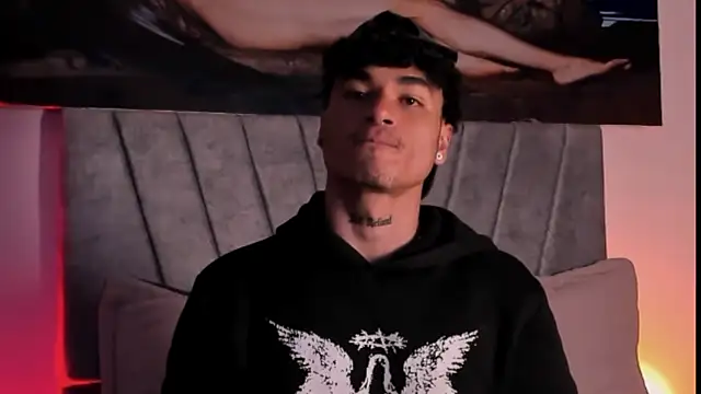 Snapshot of Thomas_Fit1 chatting on 11-04-25, 02:21 Thomas Fit1 online show from 11-04-25, 02:21