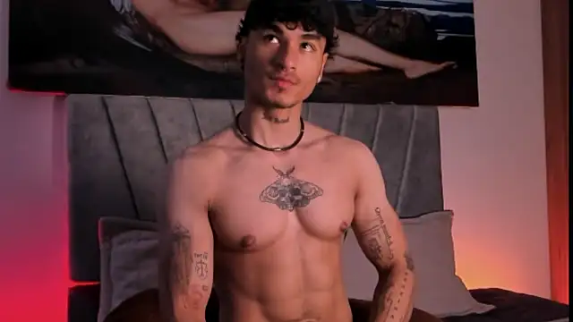 Snapshot of Thomas_Fit1 chatting on 11-07-25, 05:24 Thomas Fit1 online show from 11-07-25, 05:24