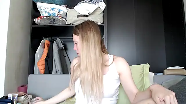 Scarlettford online show from 09-18-25, 08:05