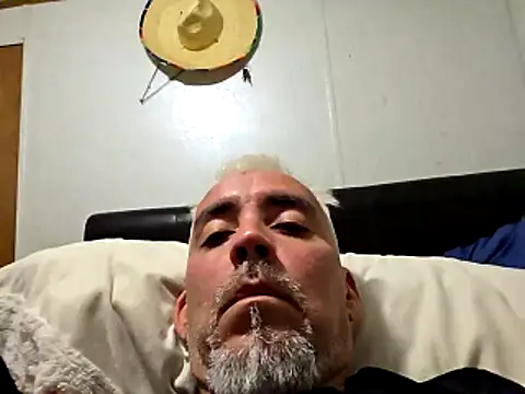 Xoc8  online show from 05-03-26, 11:44