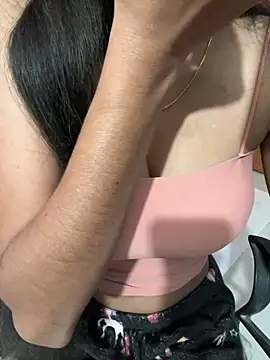 Snapshot of lallela chatting on 12-13-24, 11:39 lallela online show from 12-13-24, 11:39