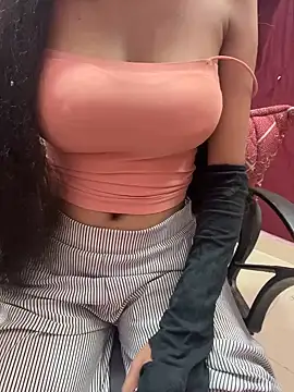 Snapshot of lallela chatting on 12-30-24, 06:38 lallela online show from 12-30-24, 06:38