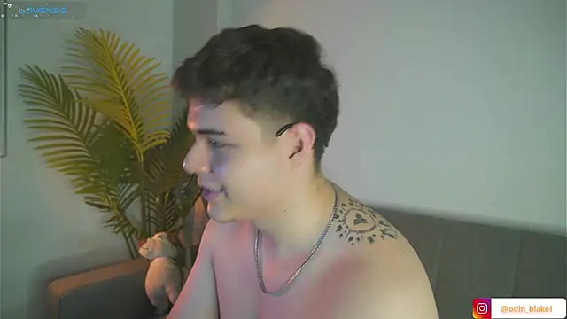 Snapshot of odin_blake chatting on 12-21-24, 02:30 odin blake online show from 12-21-24, 02:30