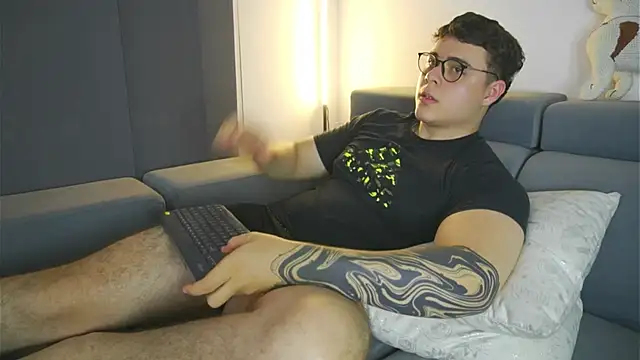 Snapshot of odin_blake chatting on 02-11-25, 05:05 odin blake online show from 02-11-25, 05:05