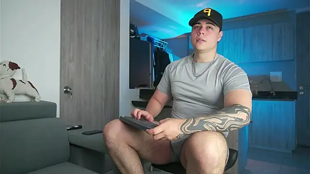 Snapshot of odin_blake chatting on 02-18-25, 12:15 odin blake online show from 02-18-25, 12:15