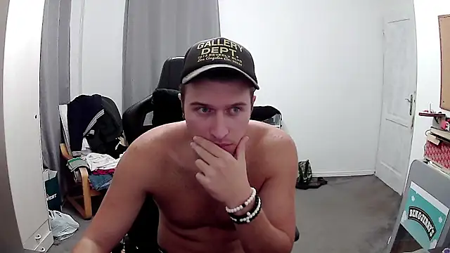 PKrisztian online show from 10-06-25, 07:22