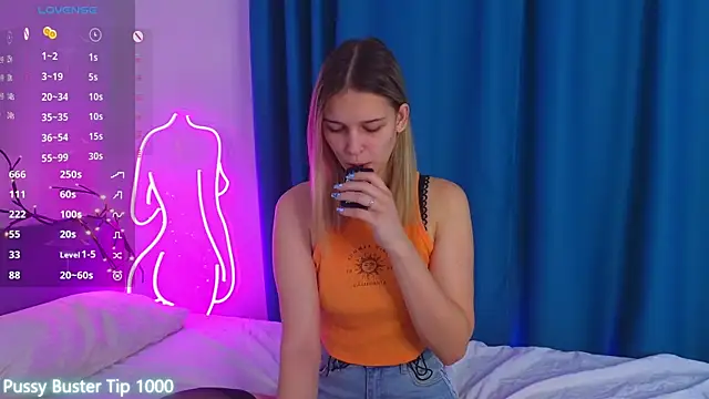 Snapshot of KimberliDean chatting on 02-02-25, 06:26 KimberliDean online show from 02-02-25, 06:26