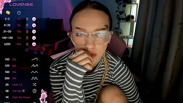 Ledy WWWII online show from 02-11-25, 09:31