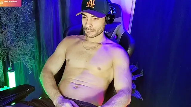 sexyboycolombi4 online show from 03-17-25, 07:57