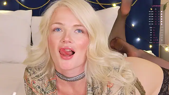 Snapshot of MilaDemies chatting on 02-19-25, 08:01 MilaDemies online show from 02-19-25, 08:01