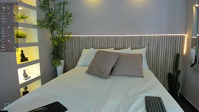 EmmilyCollson online show from 09-26-25, 05:17