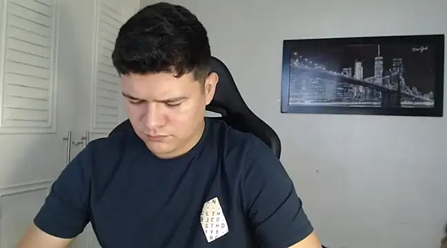 Snapshot of Plug_Control chatting on 12-10-24, 02:39 Plug Control online show from 12-10-24, 02:39