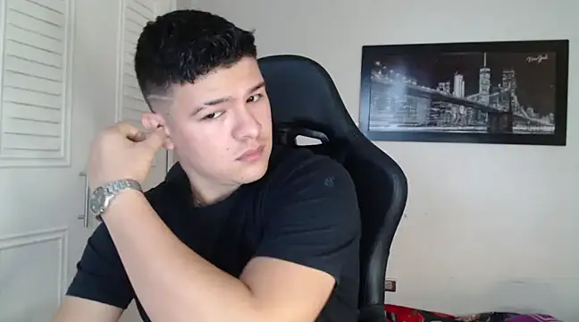 Snapshot of Plug_Control chatting on 12-13-24, 02:27 Plug Control online show from 12-13-24, 02:27