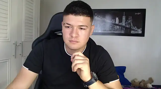 Snapshot of Plug_Control chatting on 12-30-24, 07:42 Plug Control online show from 12-30-24, 07:42