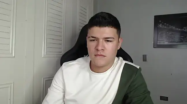 Snapshot of Plug_Control chatting on 01-05-25, 08:00 Plug Control online show from 01-05-25, 08:00