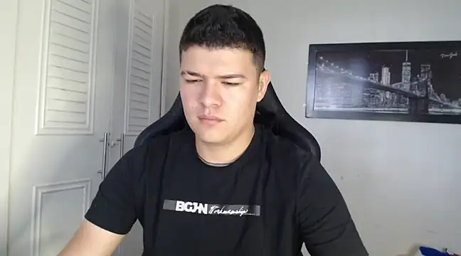 Snapshot of Plug_Control chatting on 01-06-25, 02:14 Plug Control online show from 01-06-25, 02:14