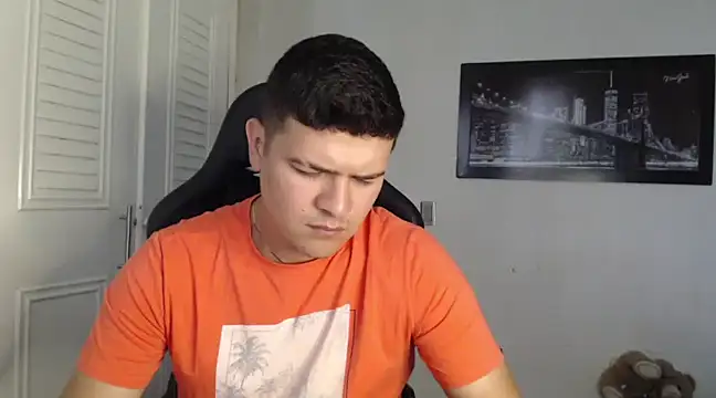 Snapshot of Plug_Control chatting on 01-17-25, 02:39 Plug Control online show from 01-17-25, 02:39