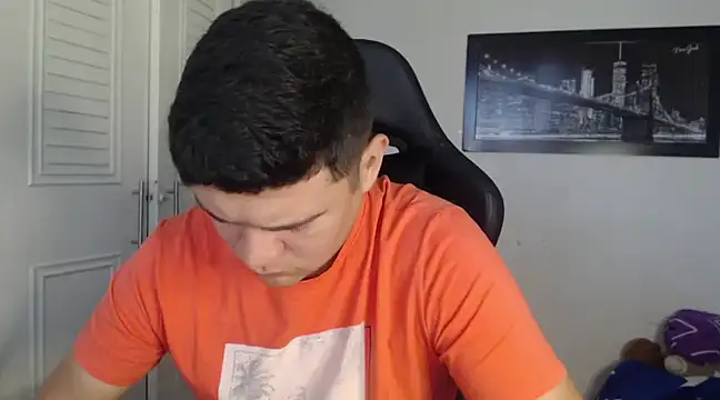 Snapshot of Plug_Control chatting on 01-19-25, 01:44 Plug Control online show from 01-19-25, 01:44