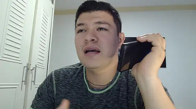 Snapshot of Plug_Control chatting on 02-11-25, 03:29 Plug Control online show from 02-11-25, 03:29