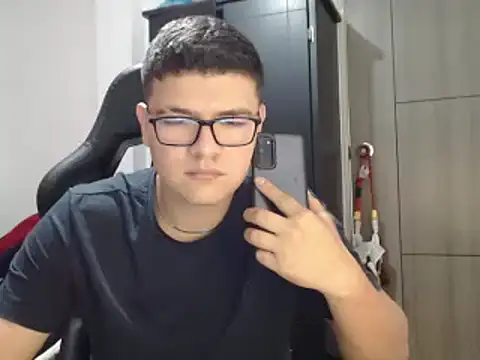 Snapshot of Plug_Control chatting on 03-07-25, 05:17 Plug Control online show from 03-07-25, 05:17