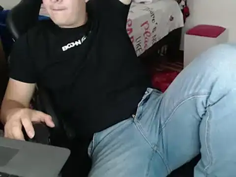 Snapshot of Plug_Control chatting on 03-14-25, 04:40 Plug Control online show from 03-14-25, 04:40