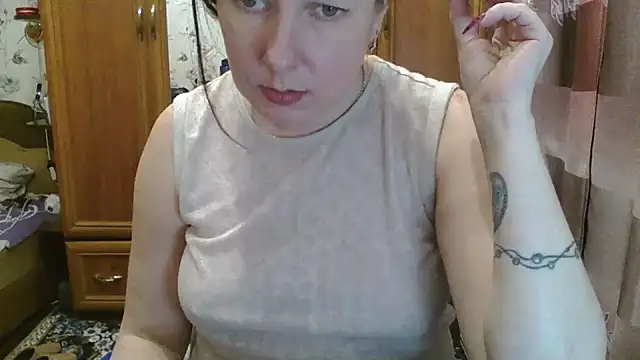 Snapshot of SophieNightAh chatting on 02-02-25, 06:20 SophieNightAh online show from 02-02-25, 06:20