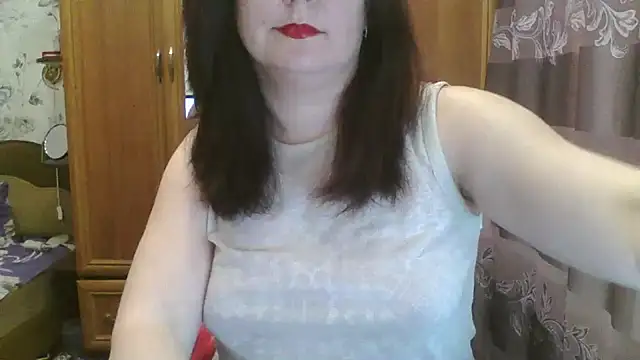 Snapshot of SophieNightAh chatting on 02-11-25, 01:41 SophieNightAh online show from 02-11-25, 01:41