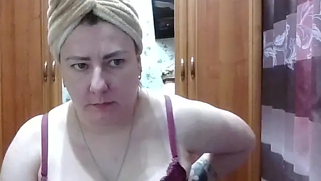 SophieNightAh online show from 02-05-26, 03:38