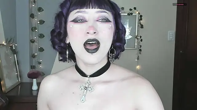 Snapshot of BlueBerry____ chatting on 12-19-25, 12:28 BlueBerry online show from 12-19-25, 12:28