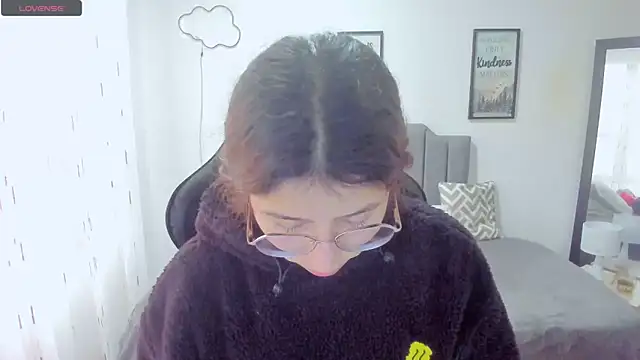 Amy joones online show from 09-11-25, 11:32