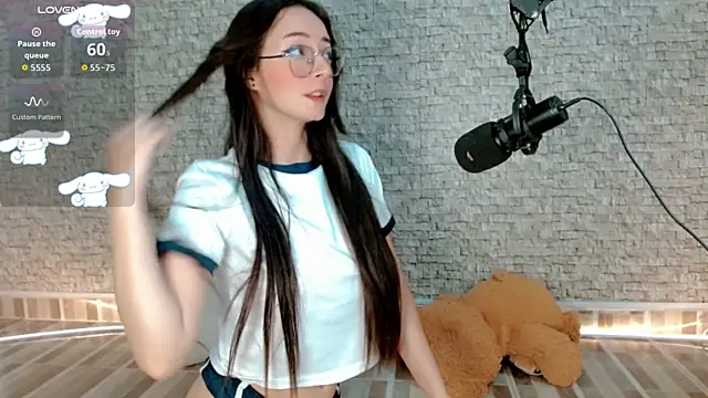 emma unu online show from 04-17-26, 02:47