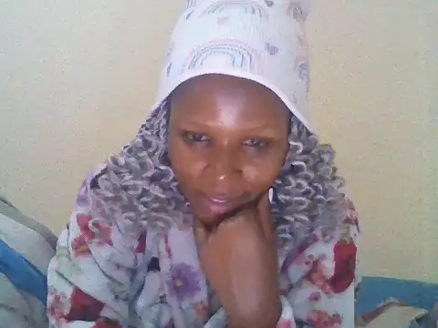 Snapshot of CharlotteDee chatting on 10-31-25, 07:48 CharlotteDee online show from 10-31-25, 07:48