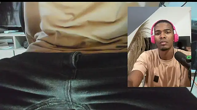 Snapshot of Lonelyfetishguy chatting on 06-23-26, 05:55 Lonelyfetishguy online show from 06-23-26, 05:55